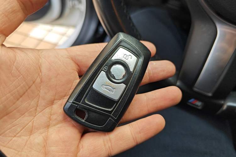 Used BMW 3 Series 2013 320i Sport Edition Vehicle Key