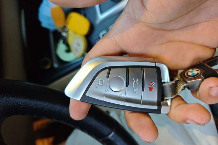 Used BMW 3 Series 2013 320i Sport Edition Vehicle Key