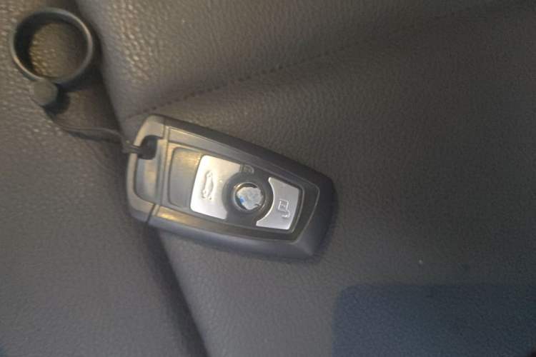 Used BMW 3 Series 2013 320Li Fashion Model Vehicle Key