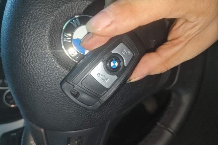 Used BMW 3 Series 2013 320i Sport Edition Vehicle Key