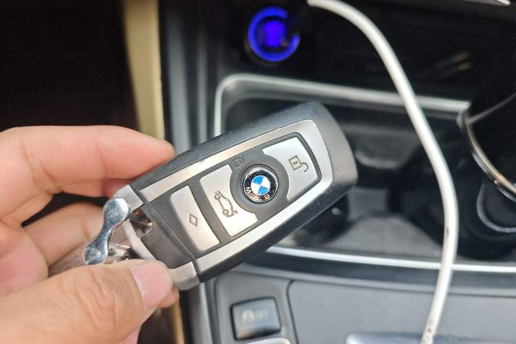 Used BMW 3 Series 2013 320i Sport Edition Vehicle Key