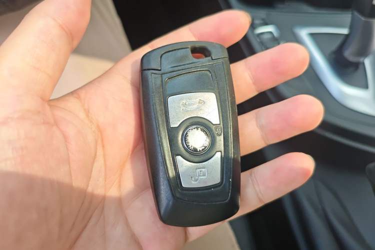 Used BMW 3 Series 2013 320i Sport Edition Vehicle Key