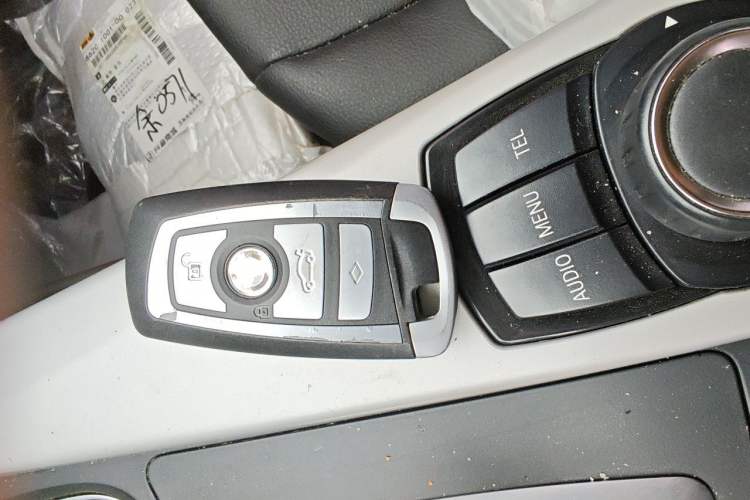 Used BMW 3 Series 2013 320i Active Edition Vehicle Key