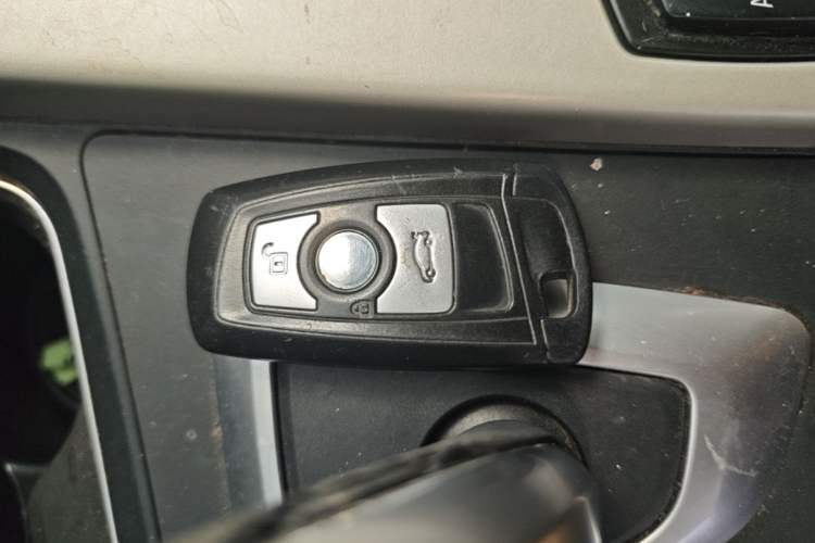 Used BMW 3 Series 2013 320i Sport Edition Vehicle Key