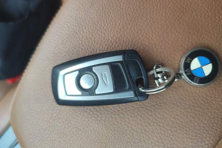 Used BMW 3 Series 2013 320i Sport Design Package Vehicle Key