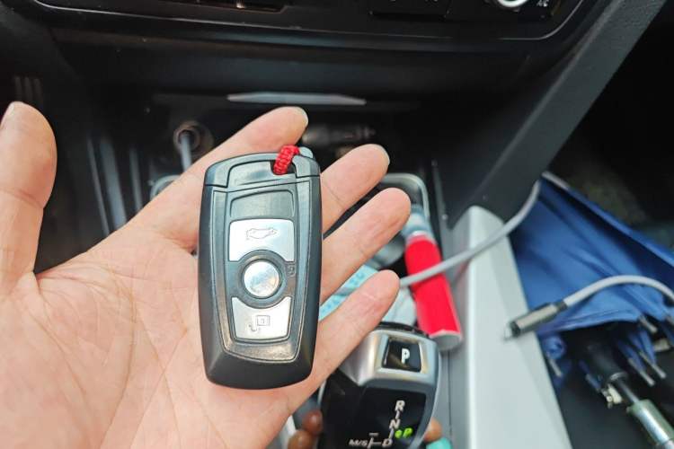 Used BMW 3 Series 2013 320i Sport Edition Vehicle Key
