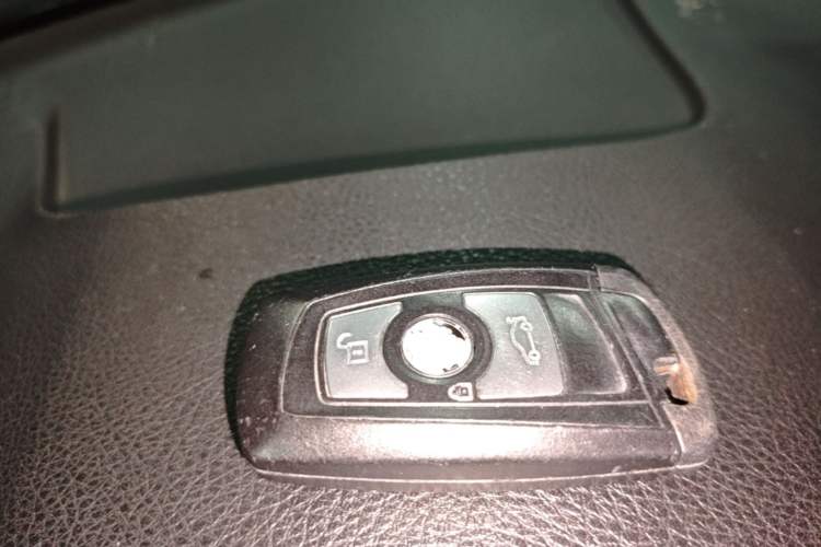 Used BMW 3 Series 2013 320i Sport Edition Vehicle Key