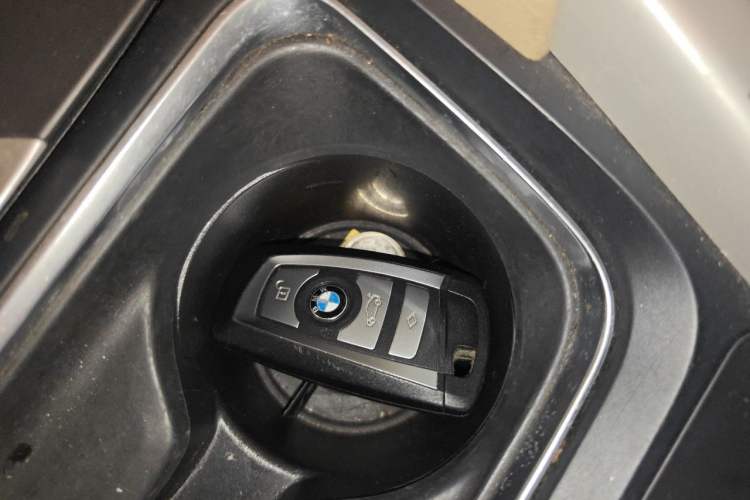 Used BMW 3 Series 2013 320i Sport Edition Vehicle Key