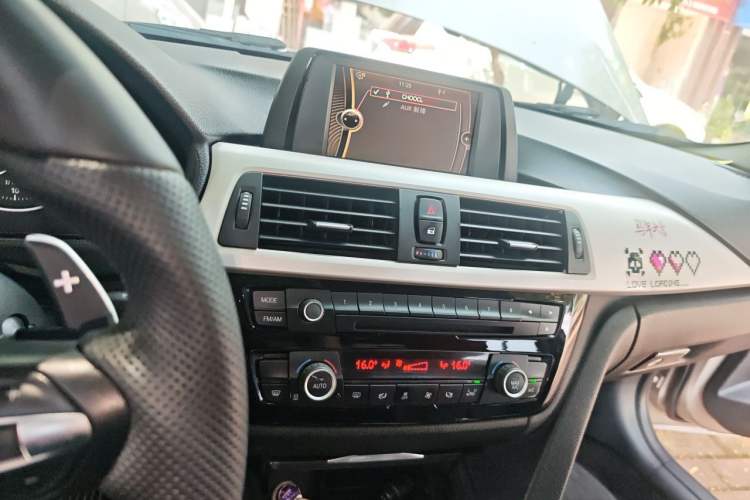 Used BMW 3 Series 2013 320Li Fashion Model Audio And AC Panel