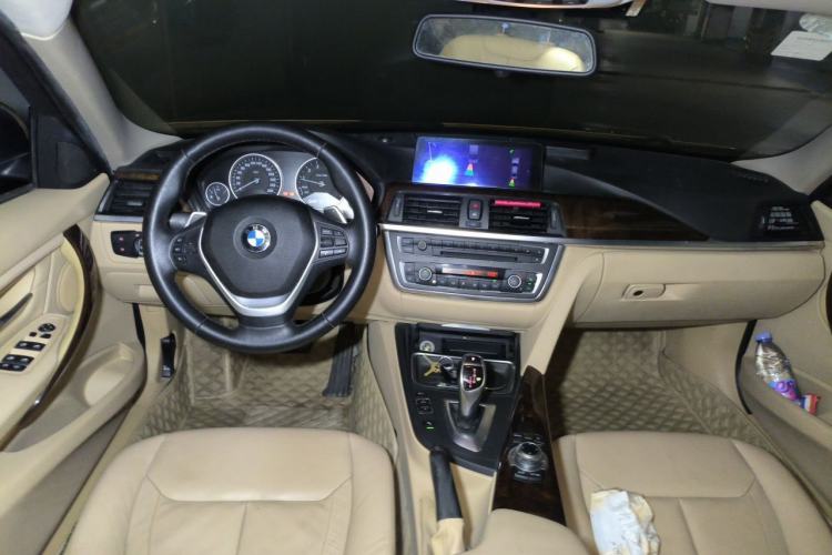 Used BMW 3 Series 2013 328Li Luxury Design Package Center Console