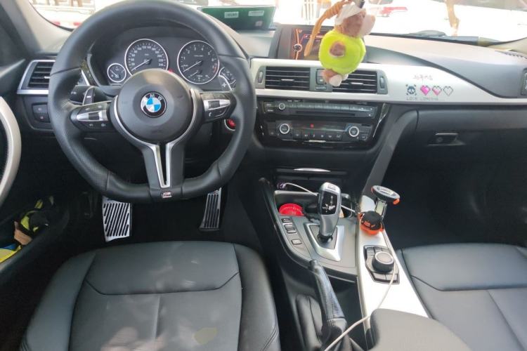 Used BMW 3 Series 2013 320Li Fashion Model Center Console