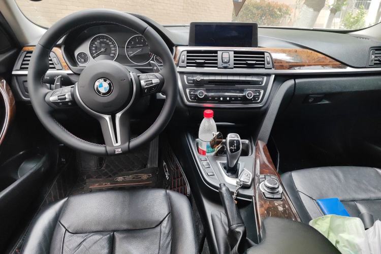 Used BMW 3 Series 2013 328Li Luxury Design Package Center Console