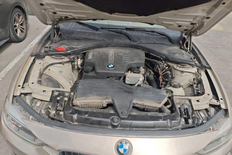Used BMW 3 Series 2013 320i Sport Design Package Engine Bay