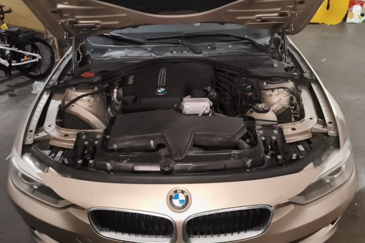 Used BMW 3 Series 2013 320i Sport Edition Engine Bay