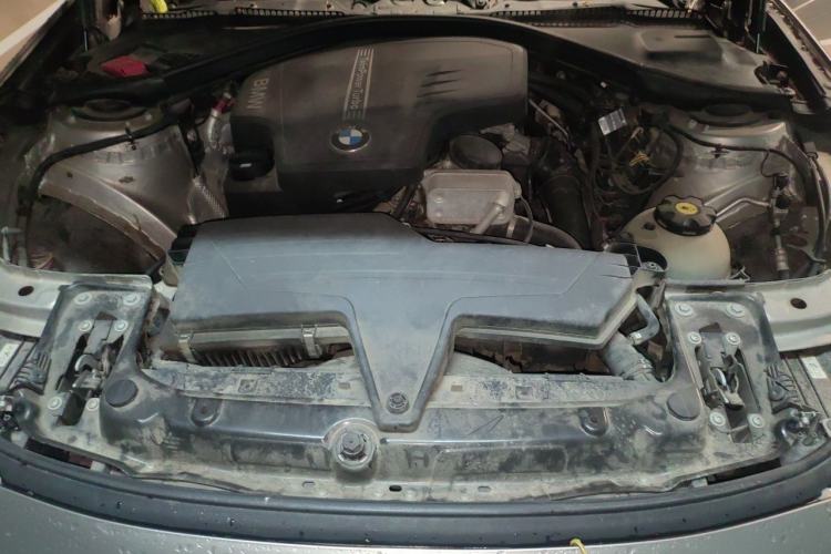 Used BMW 3 Series 2013 320Li Fashion Model Engine Bay