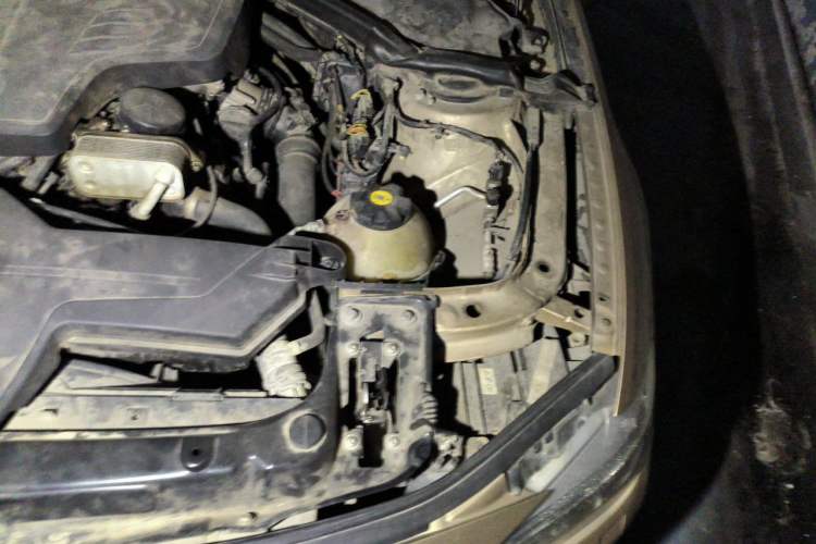 Used BMW 3 Series 2013 328Li Luxury Design Package Engine Bay Left