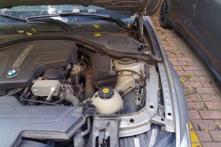 Used BMW 3 Series 2013 320i Sport Edition Engine Bay Left