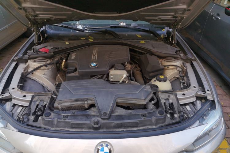 Used BMW 3 Series 2013 320i Sport Edition Engine Bay