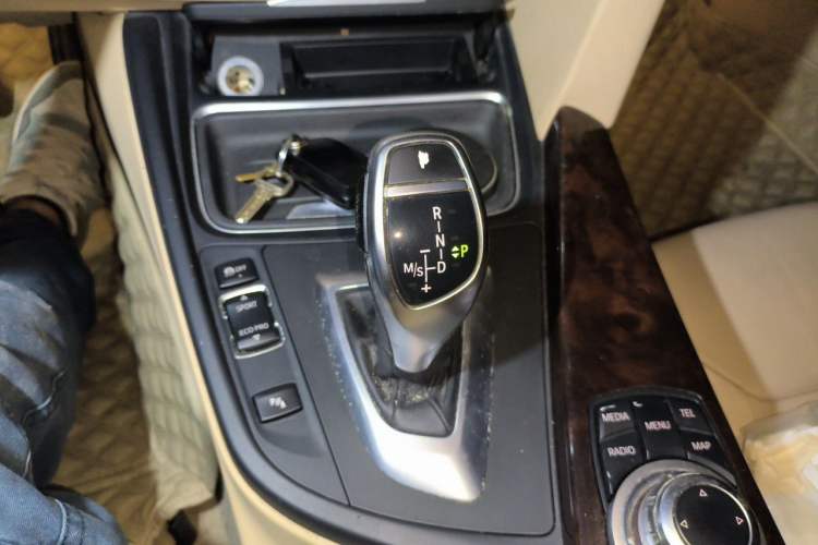 Used BMW 3 Series 2013 328Li Luxury Design Package Gear Lever