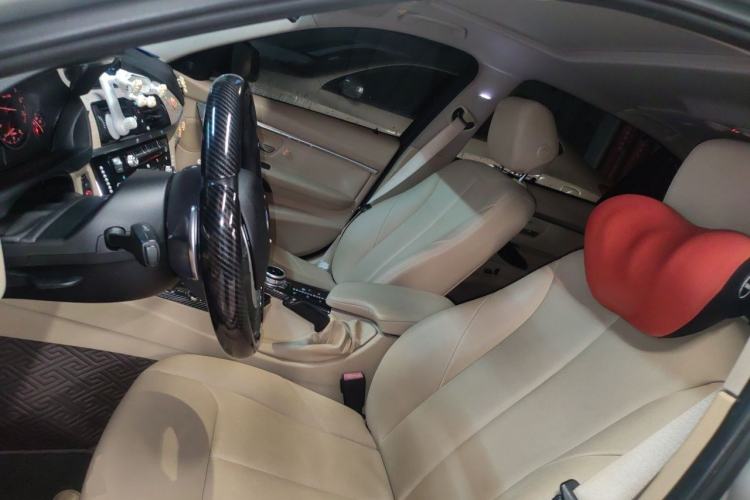 Used BMW 3 Series 2013 320Li Fashion Model Left Front Seat