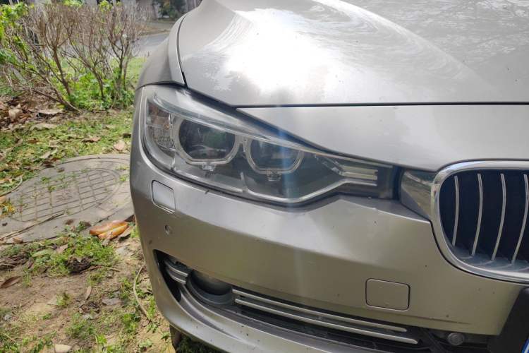 Used BMW 3 Series 2013 328Li Luxury Design Package Right Front Headlight
