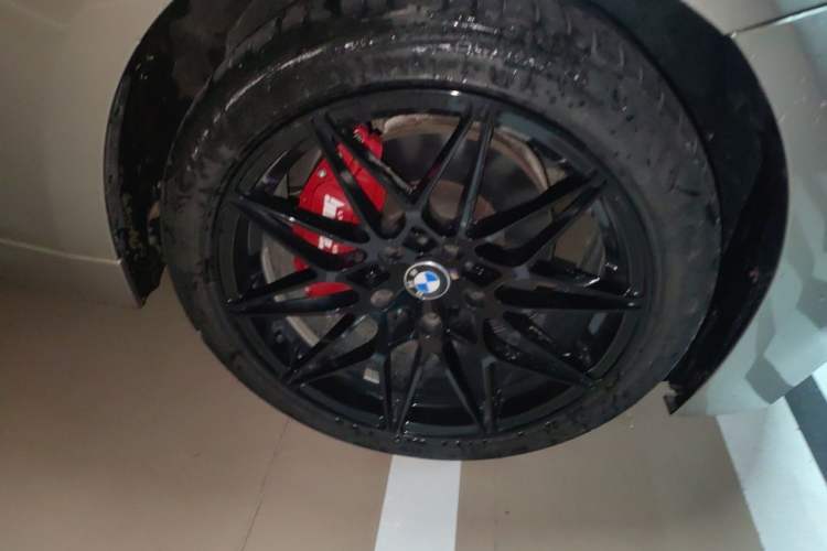 Used BMW 3 Series 2013 320Li Fashion Model Right Front Wheel Hub