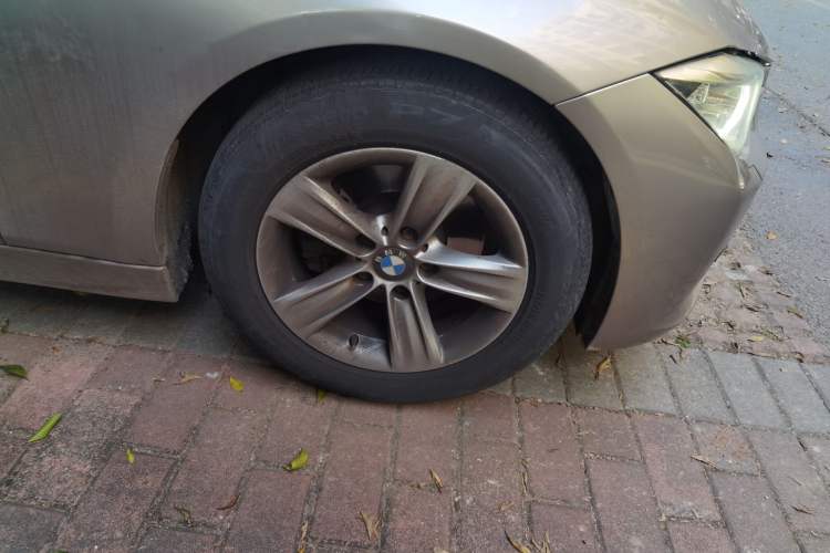Used BMW 3 Series 2013 320i Sport Edition Right Front Wheel Hub