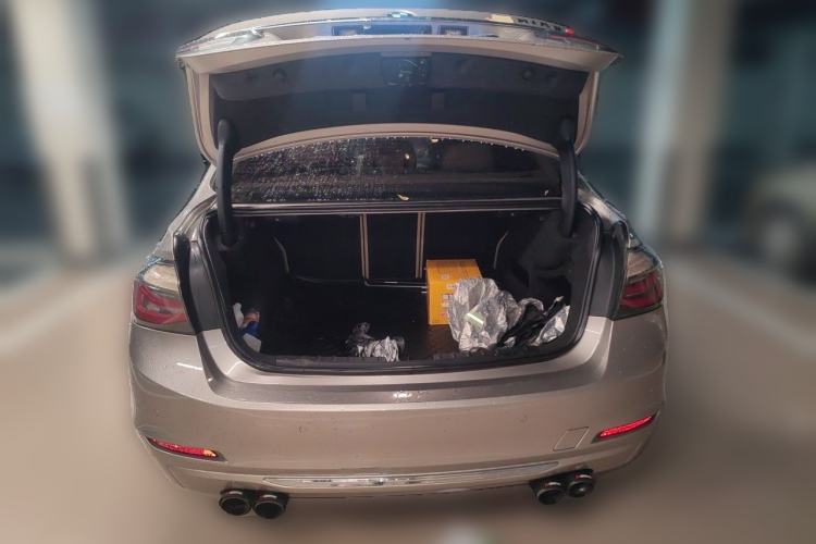 Used BMW 3 Series 2013 320Li Fashion Model Trunk