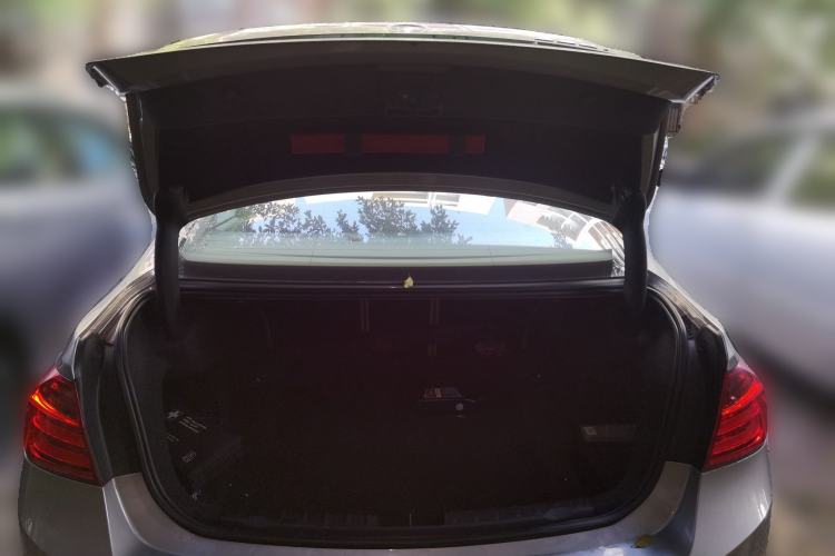 Used BMW 3 Series 2013 320i Sport Edition Trunk