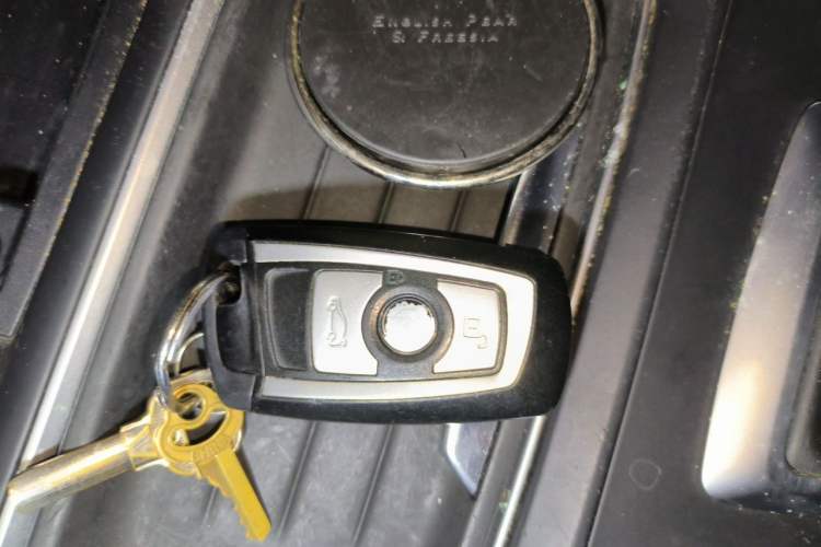 Used BMW 3 Series 2013 328Li Luxury Design Package Vehicle Key