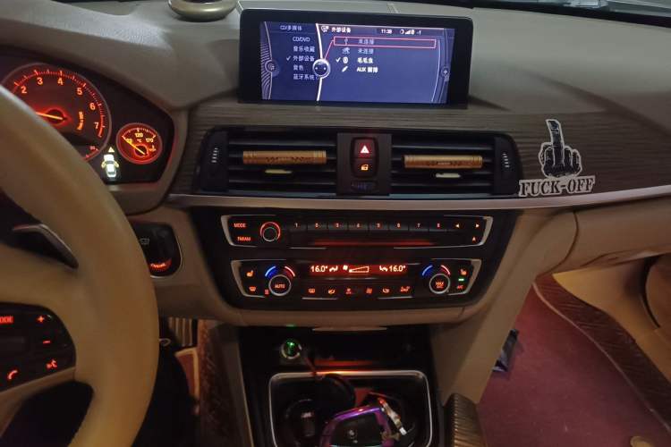 Used BMW 3 Series 2014 320i Sport Edition Audio And AC Panel