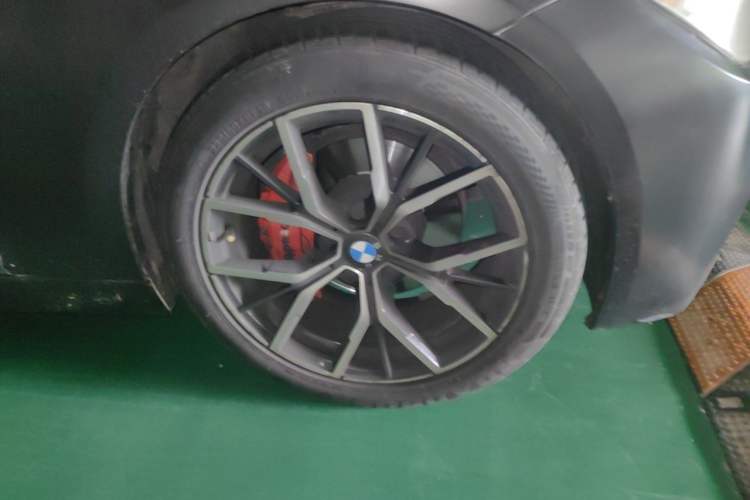 Used BMW 3 Series 2014 320i Sport Edition Right Front Wheel Hub