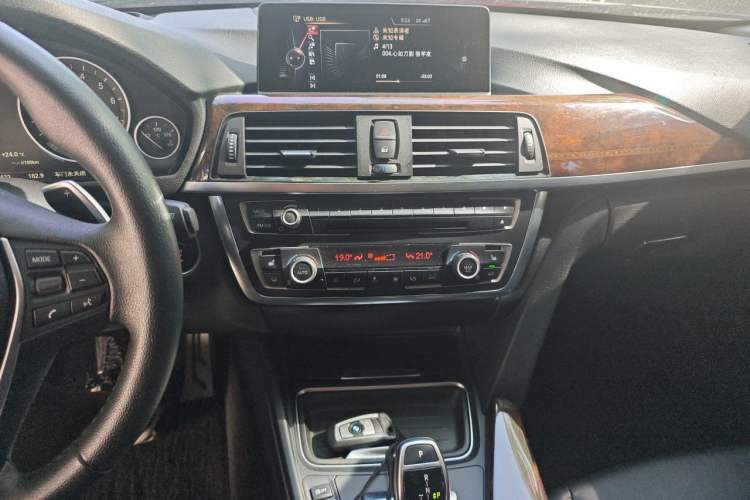 Used BMW 3 Series 2014 328Li Luxury Design Package Audio And AC Panel