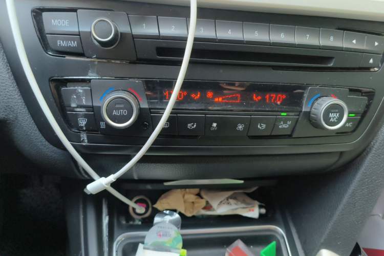 Used BMW 3 Series 2014 320Li Fashion Model Audio And AC Panel