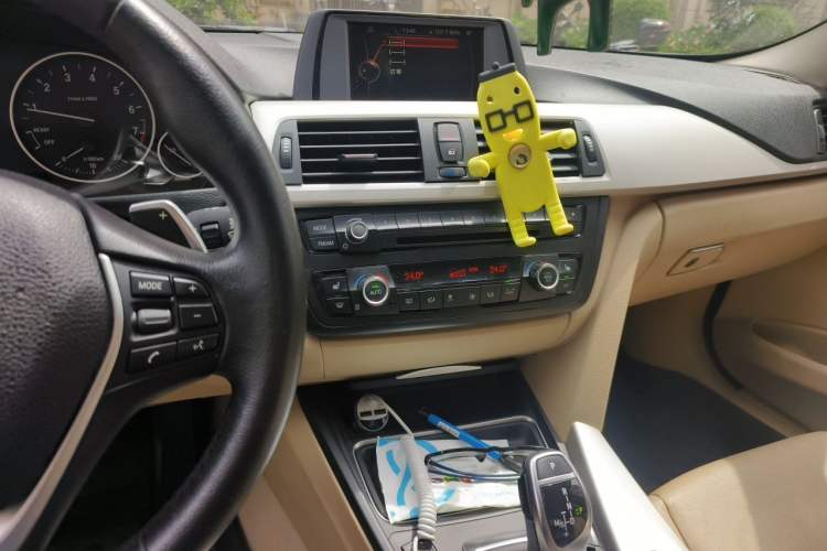 Used BMW 3 Series 2014 328Li Fashion Model Audio And AC Panel
