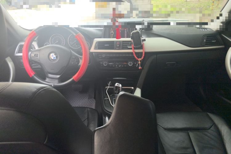 Used BMW 3 Series 2014 320i Sport Edition Center Console