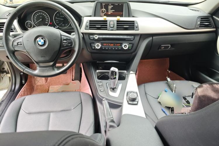 Used BMW 3 Series 2014 320Li Fashion Model Center Console