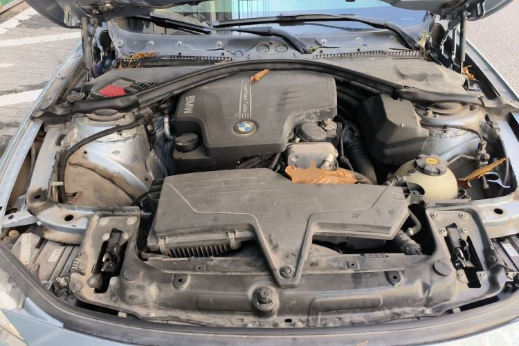 Used BMW 3 Series 2014 320Li Fashion Model Engine Bay