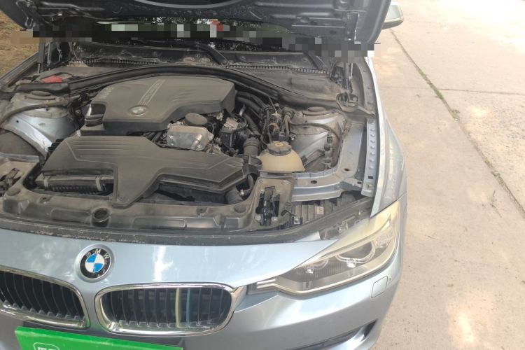 Used BMW 3 Series 2014 320i Sport Edition Engine Bay Left