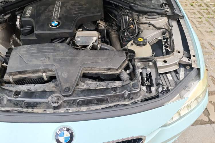 Used BMW 3 Series 2014 320Li Fashion Model Engine Bay Left