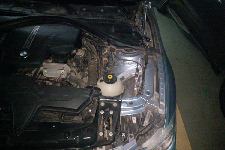 Used BMW 3 Series 2014 320Li Fashion Model Engine Bay Left