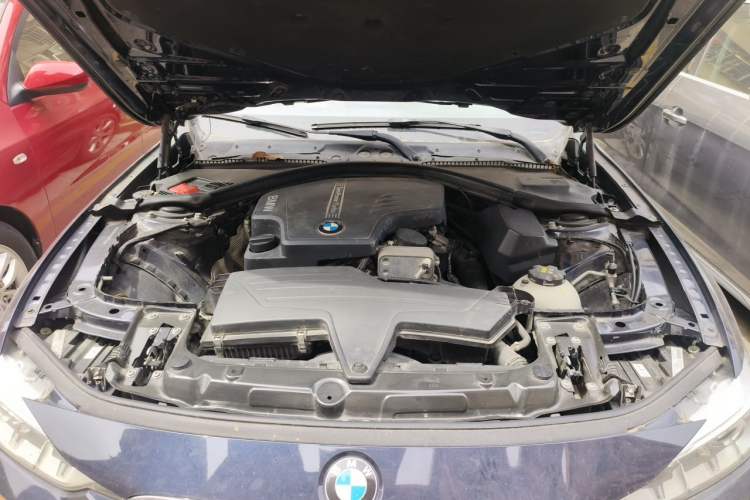 Used BMW 3 Series 2014 328Li Fashion Model Engine Bay