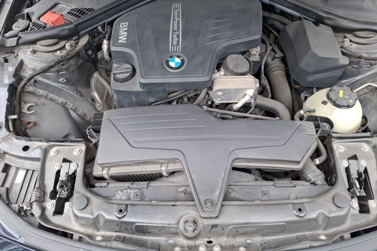 Used BMW 3 Series 2014 320Li Fashion Model Engine Bay