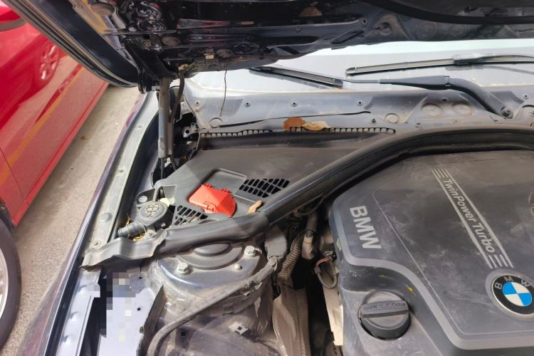 Used BMW 3 Series 2014 328Li Fashion Model Engine Bay Right