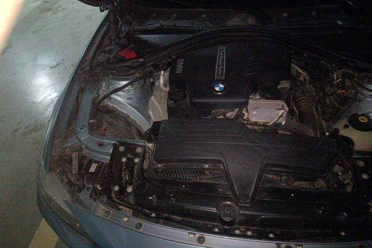 Used BMW 3 Series 2014 320Li Fashion Model Engine Bay Right