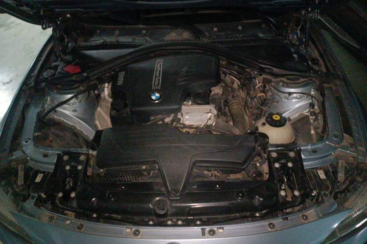 Used BMW 3 Series 2014 320Li Fashion Model Engine Bay
