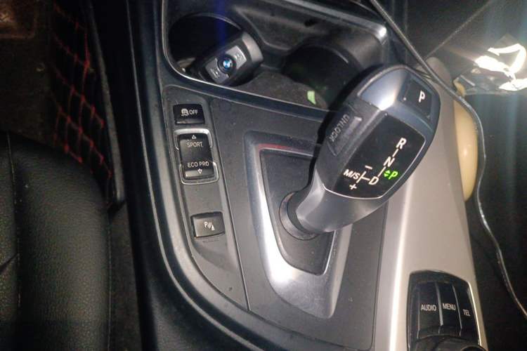 Used BMW 3 Series 2014 320Li Fashion Model Gear Lever