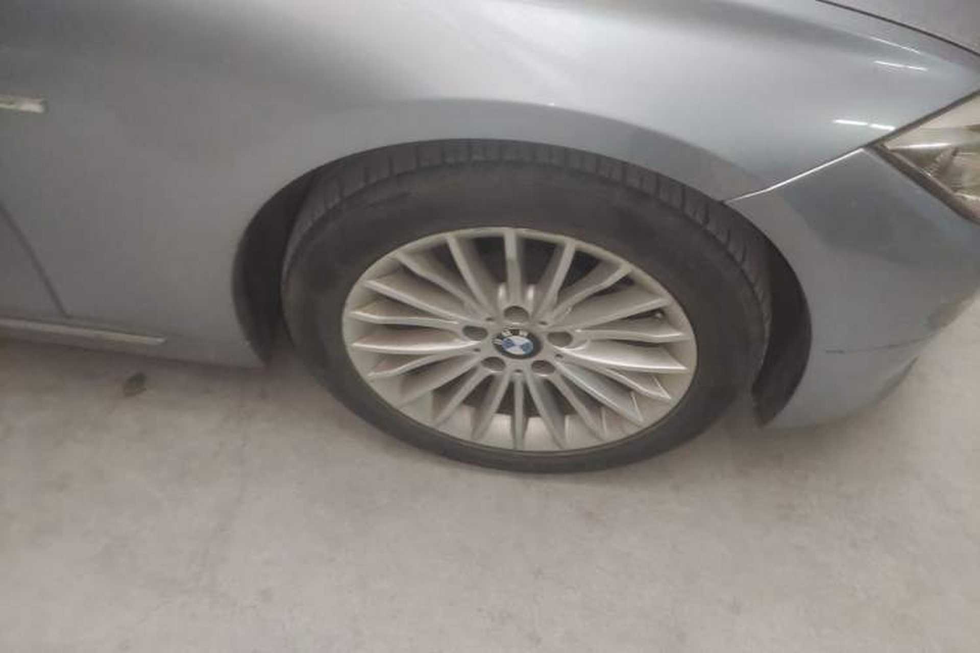 Used BMW 3 Series 2014 320Li Luxury Design Package Right Front Wheel Hub