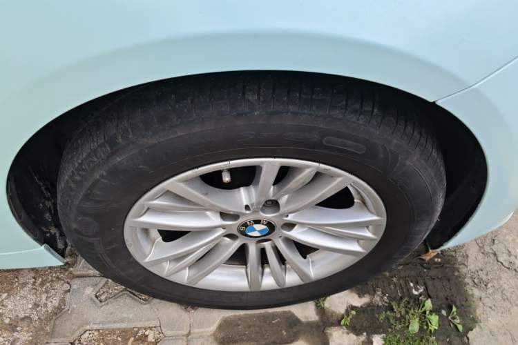 Used BMW 3 Series 2014 320Li Fashion Model Right Front Wheel Hub