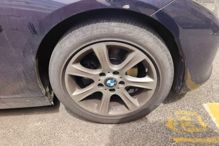 Used BMW 3 Series 2014 328Li Fashion Model Right Front Wheel Hub